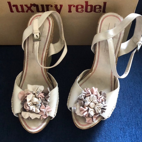 Luxury Rebel Leather Flower Wedge Heels 37.5 EU - Picture 4 of 10